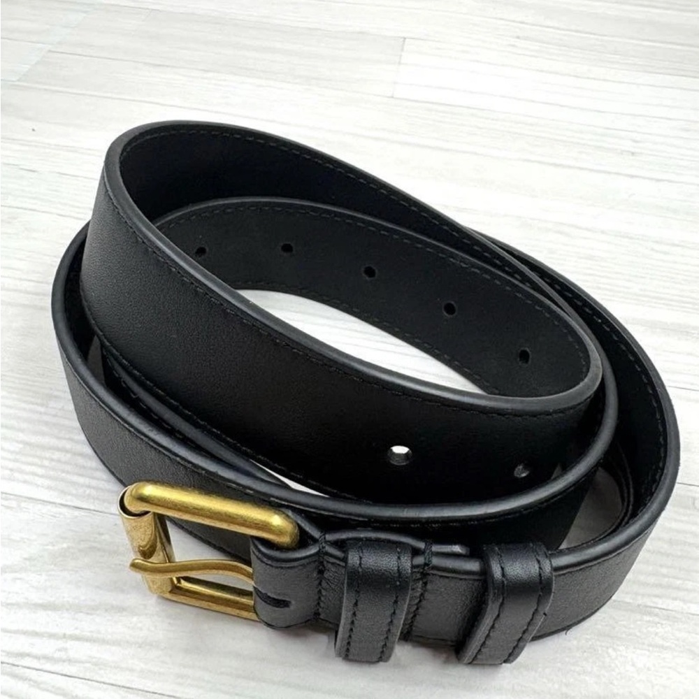 Gucci Black Leather Belt with Gold Buckle - Picture 9 of 15